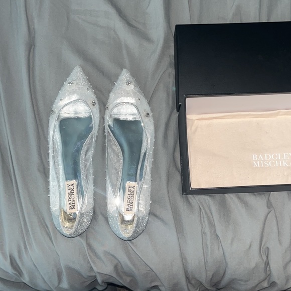 $275 Badgley Mischka Size 8 Embellished Ballet Flats NWB - Picture 8 of 10